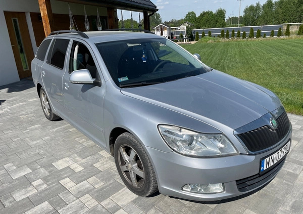 Skoda Octavia cena 18800 przebieg: 240000, rok produkcji 2009 z Toruń małe 67